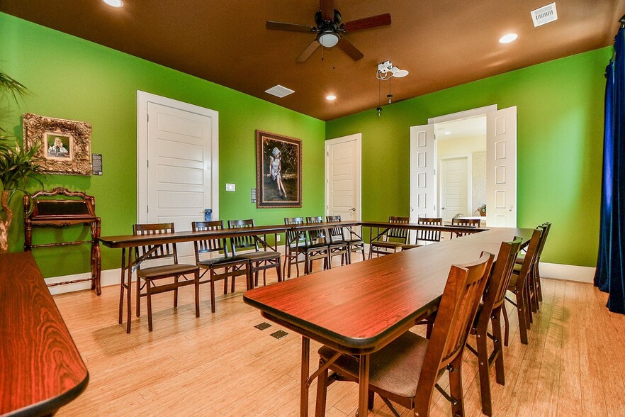 More Photos Of 5721 Winsome Ln, Houston Storefront Retail Office For Sale