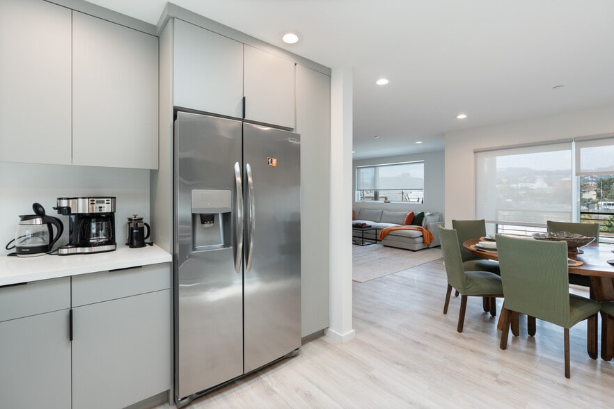 More Photos Of 1035 N Serrano Ave, Los Angeles Apartments For Sale