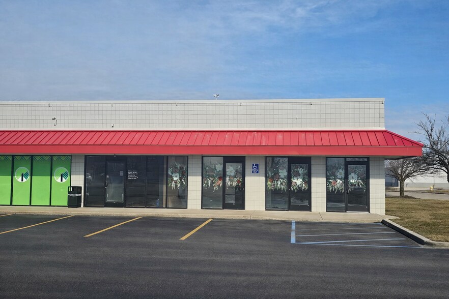 Primary Photo Of 2695 Henry St, Muskegon Storefront For Lease