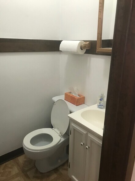 More Photos Of 1311 Boston Hollow Rd, McKeesport Storefront Retail Office For Lease