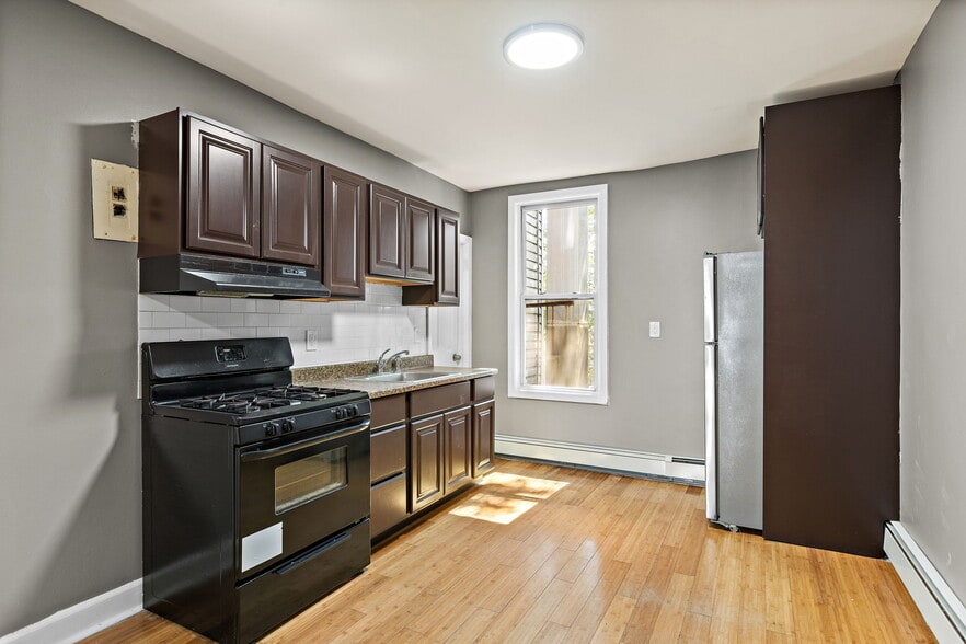 More Photos Of 74 Cambridge Ave, Jersey City Storefront Retail Residential For Sale