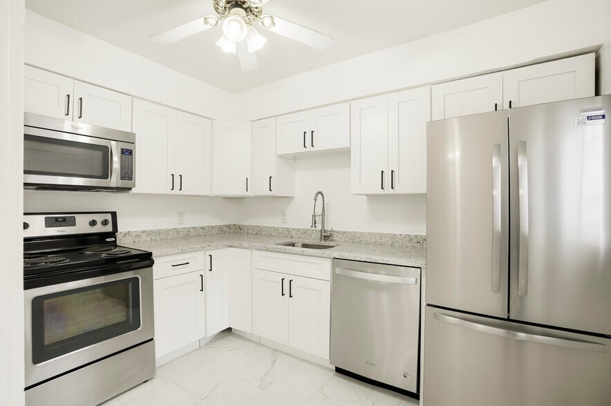 More Photos Of 5511 S Delaware St, Littleton Apartments For Sale