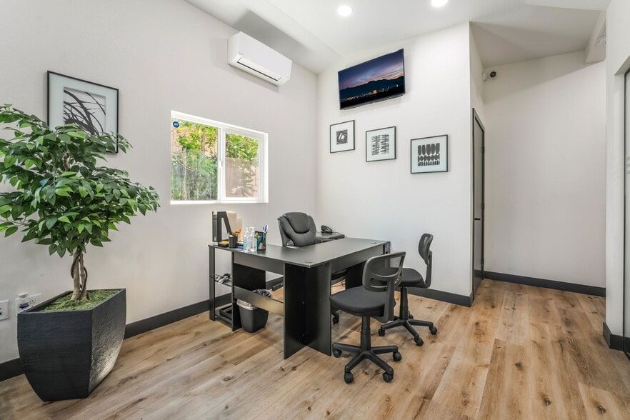 More Photos Of 3329 S Eastern Ave, Las Vegas Office For Sale