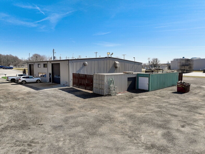 More Photos Of 201 Grell Ln, Johnson Creek Manufacturing For Sale