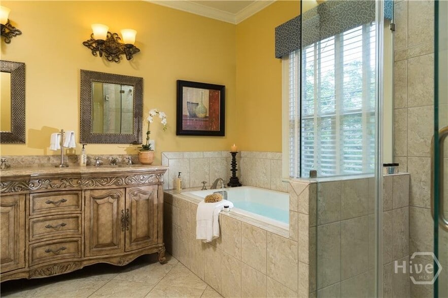 More Photos Of 109 W Liberty St, Savannah Hospitality For Sale
