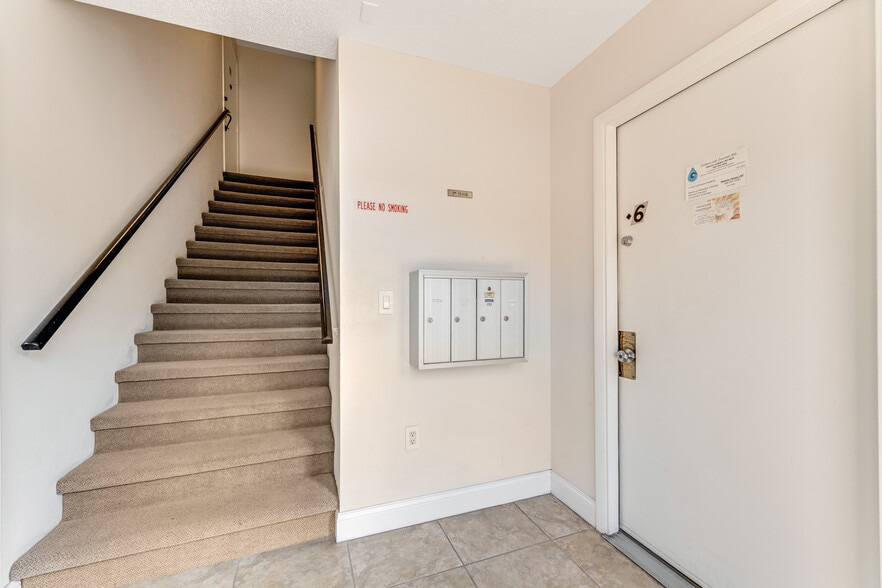 More Photos Of 555 W Granada Blvd, Ormond Beach Loft Creative Space For Sale