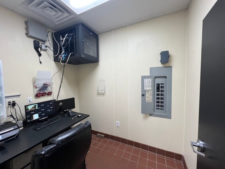 More Photos Of 119 Avenue A, Denton General Retail For Sale