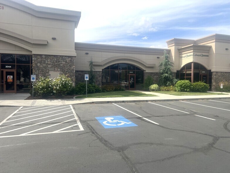 More Photos Of 2040 S Eagle Rd, Meridian Office For Sale