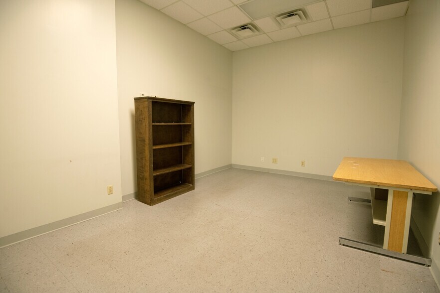More Photos Of 1330 N Park St, Carrollton Medical For Sale