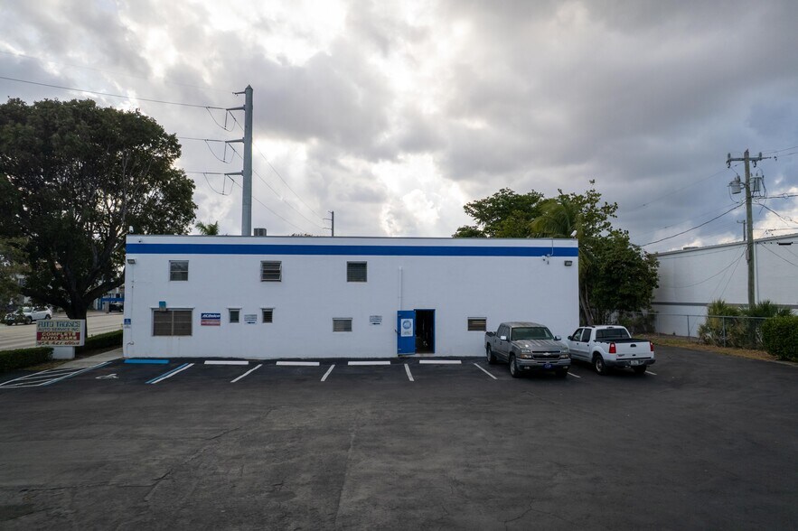 More Photos Of 55 SW 10th St, Deerfield Beach Service For Sale