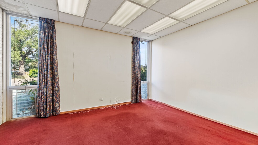 More Photos Of 507 Hickory St, Texarkana Office For Sale