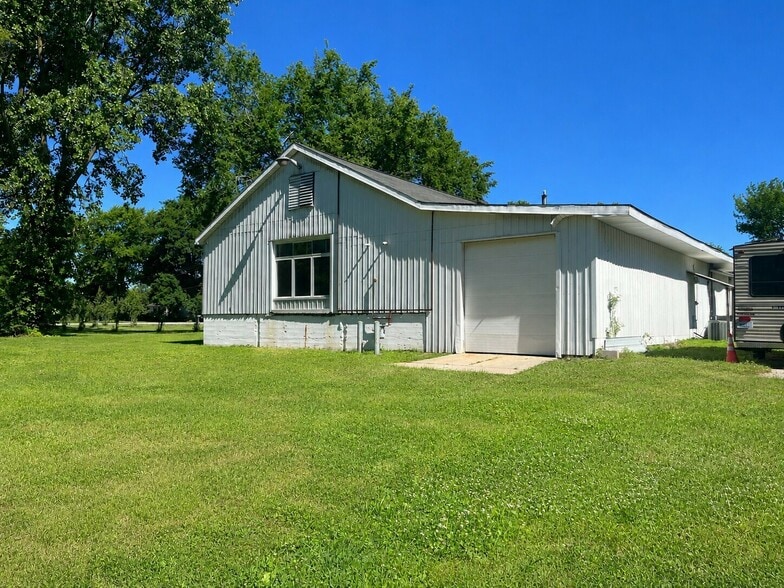 More Photos Of 4180 Gleaner Hall Rd, Ann Arbor Warehouse For Lease