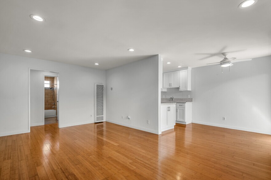 More Photos Of 7605 W Manchester Ave, Playa Del Rey Apartments For Sale