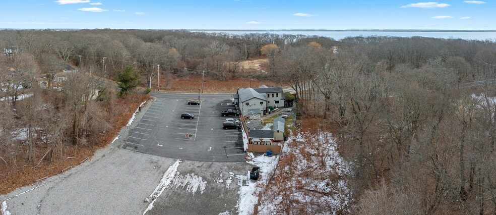 More Photos Of 415 Palmer Ave, Warwick Bar For Sale