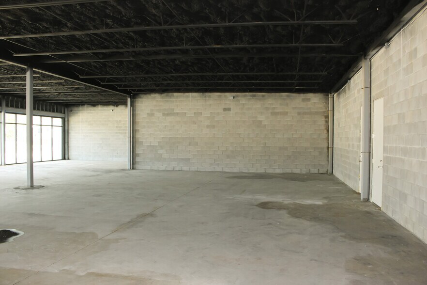 More Photos Of 10931 Ocean City Blvd, Houston Auto Dealership For Lease