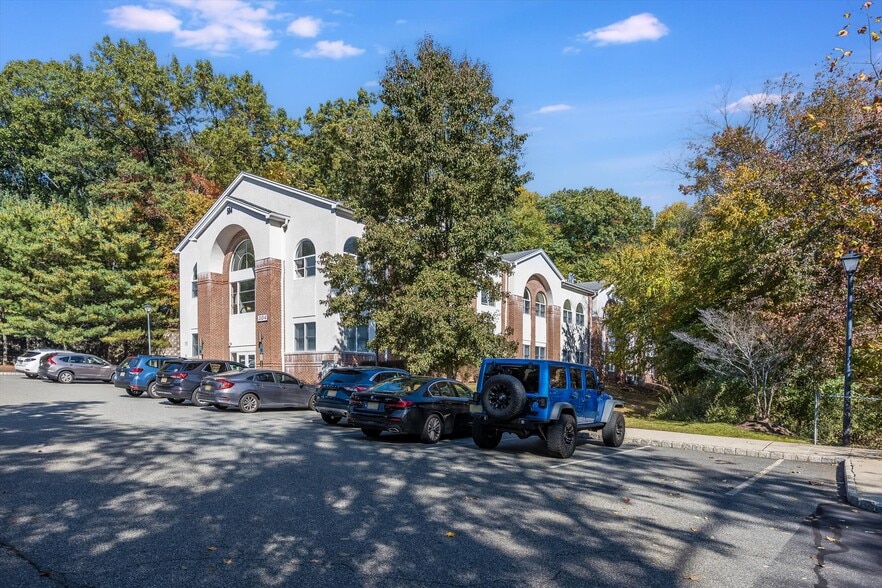 More Photos Of 504 Hamburg Tpke, Wayne Medical For Sale