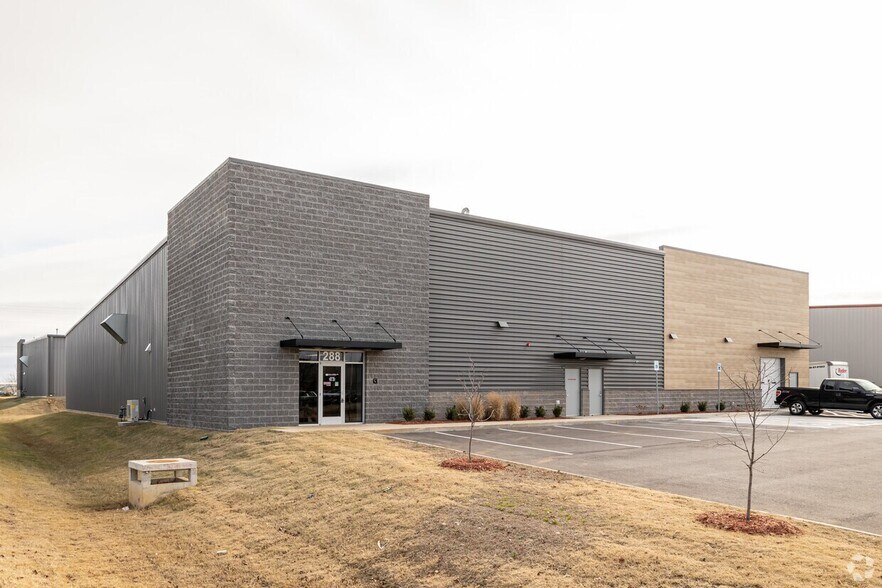 Primary Photo Of 234 Agnes dr, Springdale Warehouse For Lease