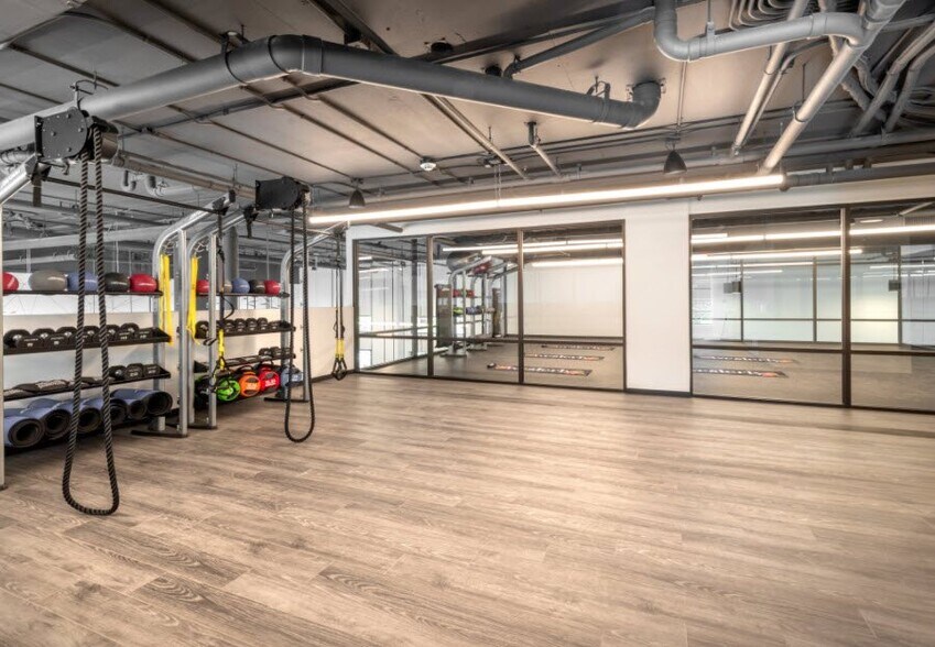 More Photos Of 411 W Commerce St, Dallas Apartments For Lease