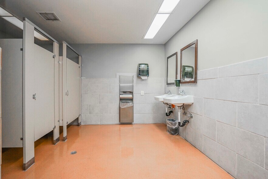 More Photos Of 4128 W Commonwealth Ave, Fullerton Office For Sale