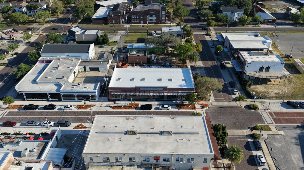 More Photos Of 201 Oak Ave, Sanford Storefront Retail Office For Lease