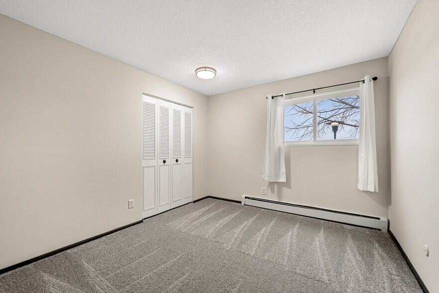 More Photos Of 1800 Larpenteur Ave W, Falcon Heights Apartments For Sale