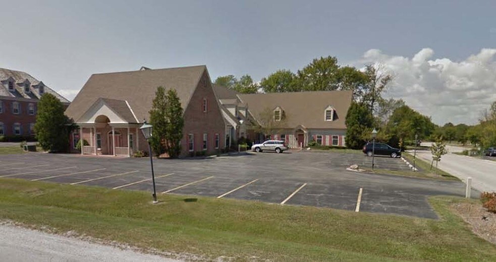 Primary Photo Of 11033-11039 N Towne Square Rd, Mequon Office For Sale
