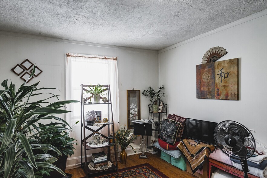 More Photos Of 2006 Camden Ave, Parkersburg Storefront Retail Residential For Sale