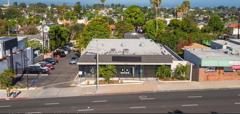 Primary Photo Of 2301 N Sepulveda Blvd, Manhattan Beach Auto Repair For Lease