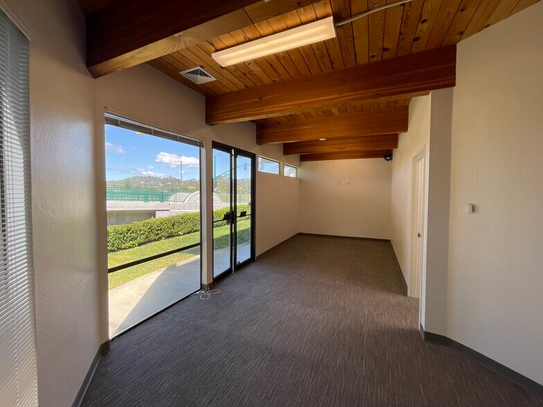 More Photos Of 1363-1375 S Eliseo Dr, Larkspur Medical For Lease