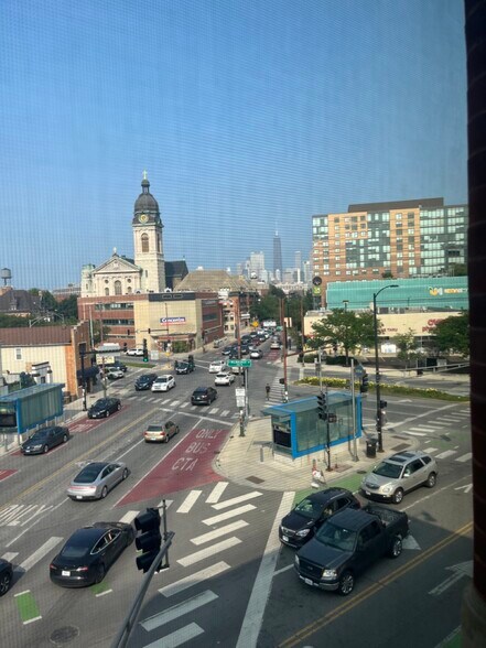 More Photos Of 1105 W Chicago Ave, Chicago Loft Creative Space For Lease