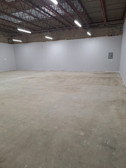 More Photos Of 270 Brewer St, East Hartford Warehouse For Lease