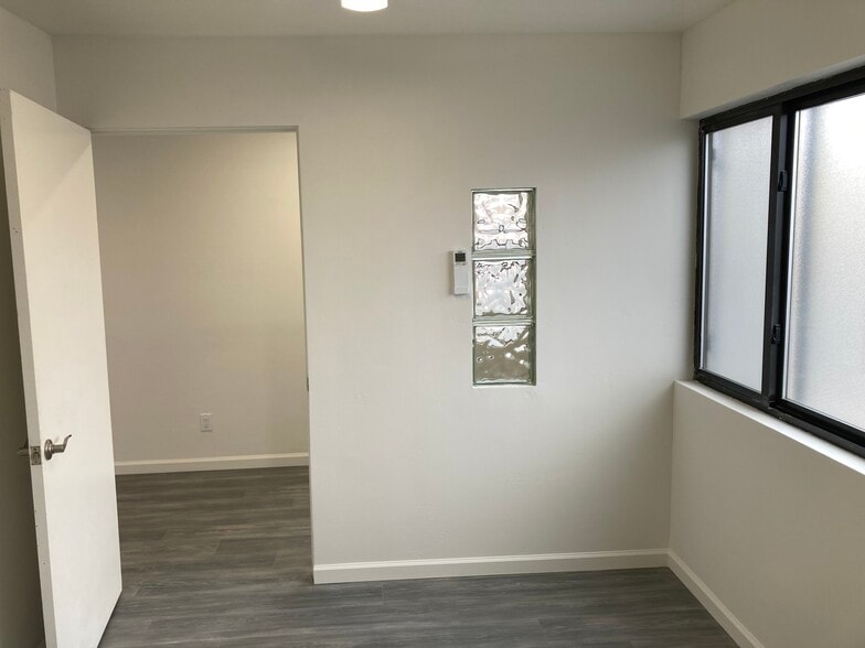 More Photos Of 3306 4th St NW, Albuquerque Unknown For Lease