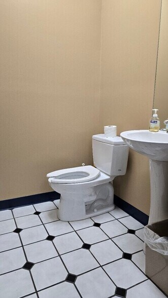 More Photos Of 100 W National Rd, Englewood Medical For Sale