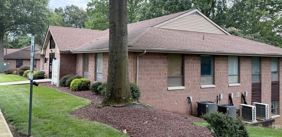 Primary Photo Of 4255 US Highway 9, Freehold Medical For Sale