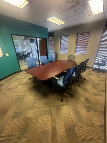 More Photos Of 2222 W Parkside Ln, Phoenix Light Manufacturing For Sale