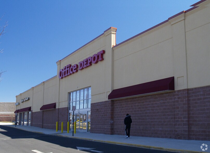 More Photos Of 14401-14423 Chantilly Crossing Ln, Chantilly General Retail For Lease