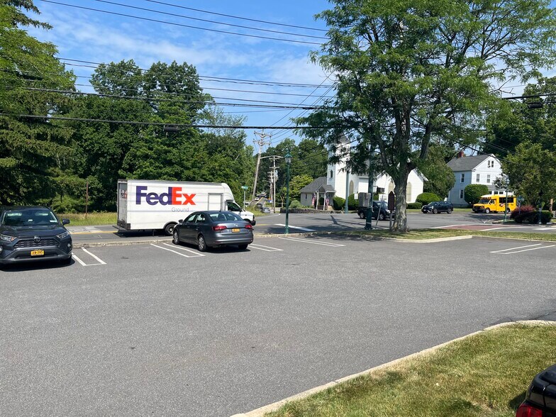 More Photos Of 1 Lake Rd, Congers Bank For Lease