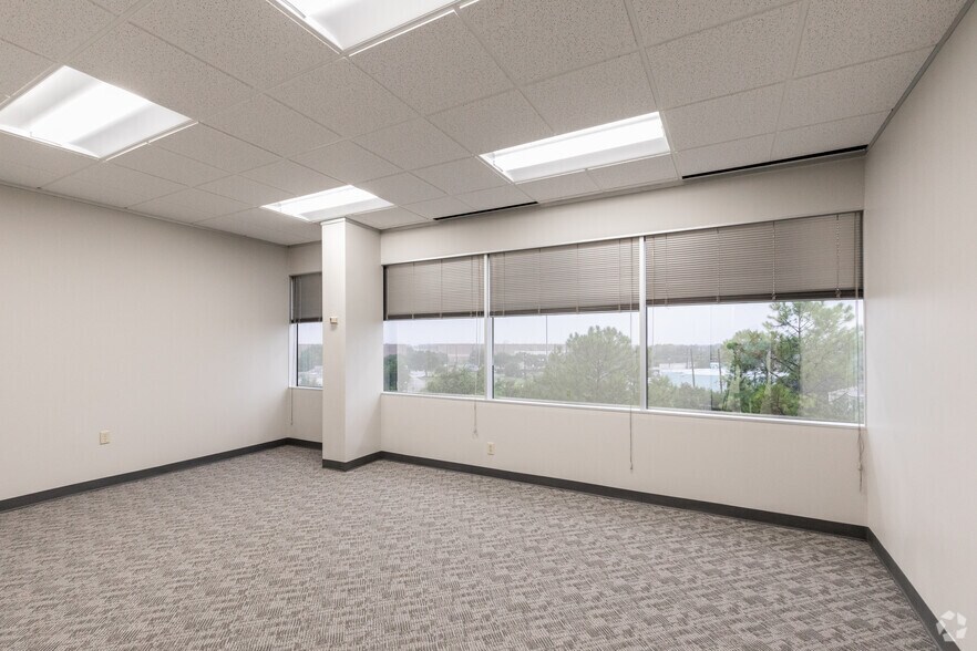 More Photos Of 16420 Park Ten Place Dr, Houston Office Residential For Lease