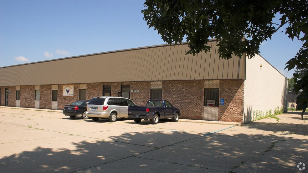 More Photos Of 18711-18739 E 14 Mile Rd, Clinton Township Manufacturing For Lease