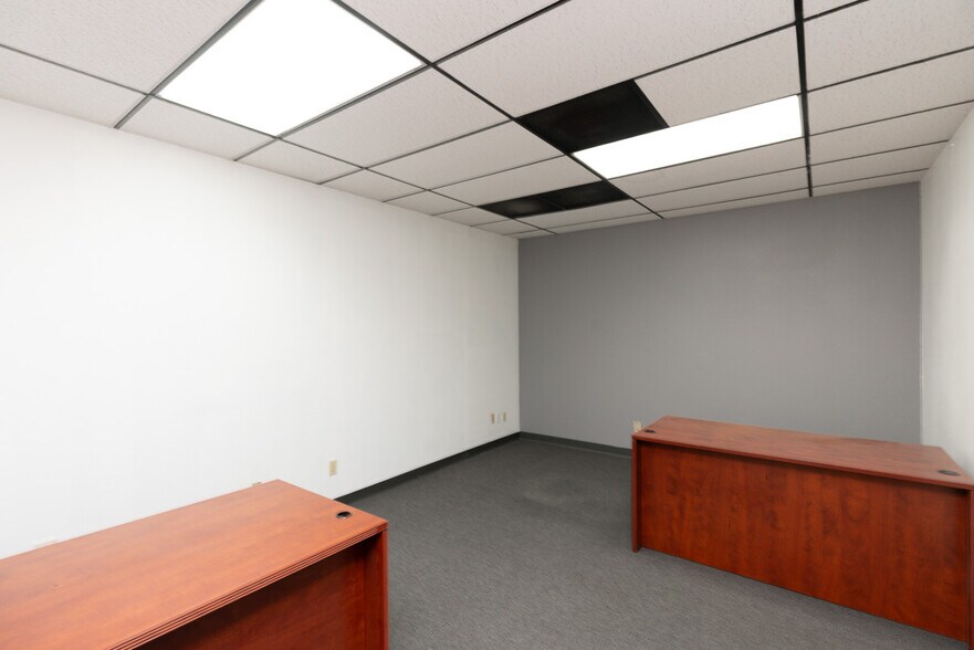 More Photos Of 1717-1745 W Orangewood Ave, Orange Office For Sale