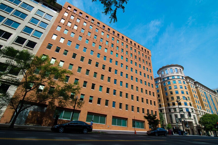 More Photos Of 600 E St NW, Washington Office For Sale