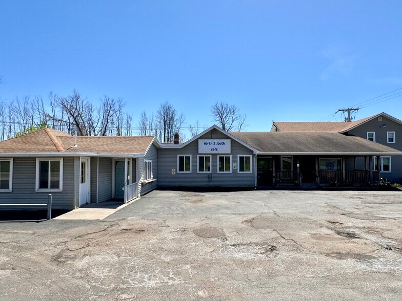 More Photos Of 444 North Ave, Hilton Restaurant For Sale