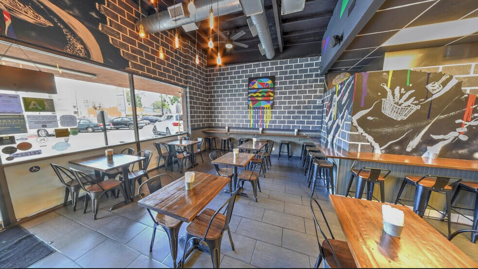 More Photos Of 15030 Ventura Blvd, Sherman Oaks Restaurant For Lease