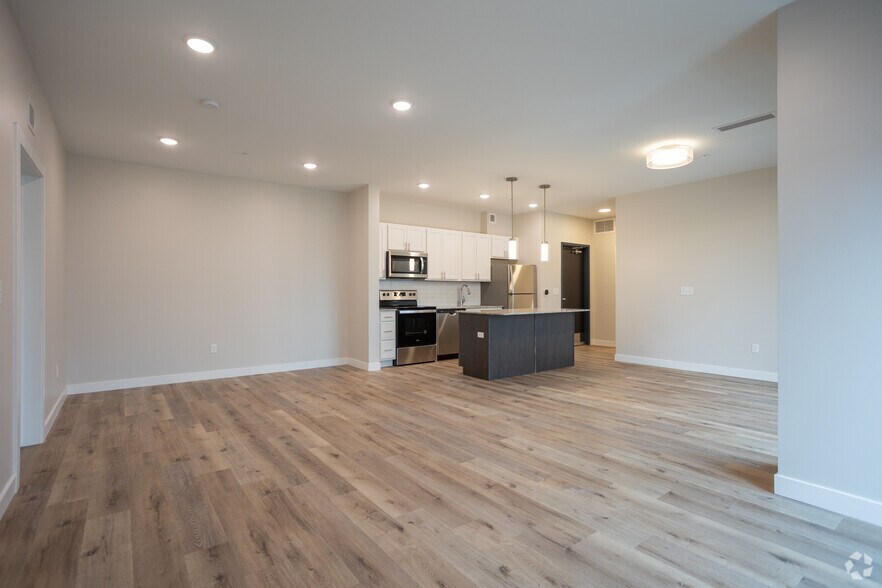 More Photos Of 900 Leonard St NW, Grand Rapids Apartments For Lease