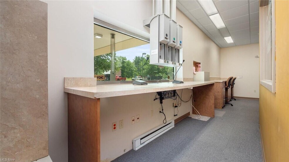 More Photos Of 61246 Southgate Rd, Cambridge Medical For Sale
