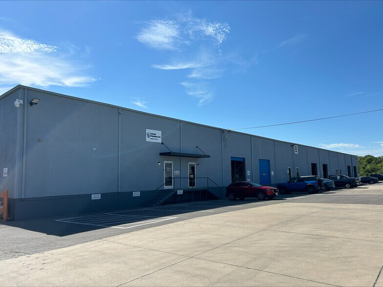 More Photos Of 5721 E Rosedale St, Fort Worth Unknown For Lease