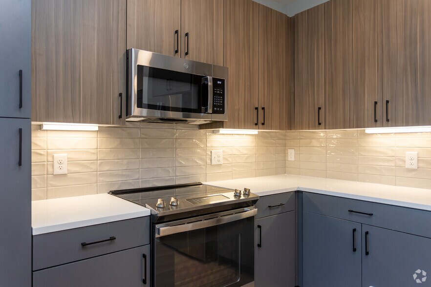 More Photos Of 930 W Mallard Creek Church Rd, Charlotte Apartments For Lease