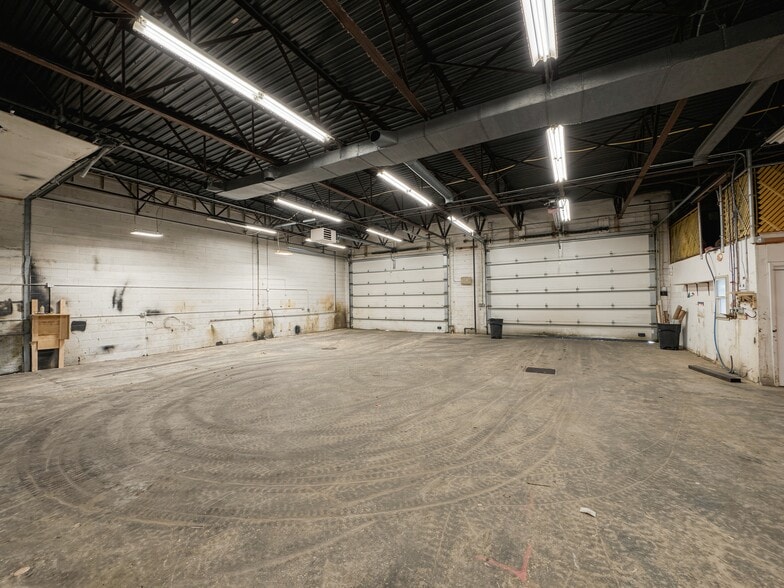More Photos Of 209 Factory Ave, Syracuse Flex For Lease