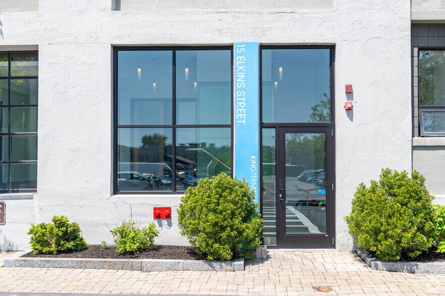 More Photos Of 15 Elkins St, South Boston Showroom For Lease
