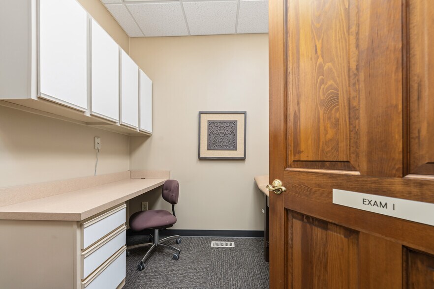 More Photos Of 4718 National Rd E, Richmond Office For Lease